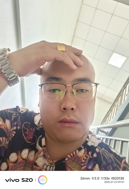 一生诺言的第五张照片--信阳相亲服务中心