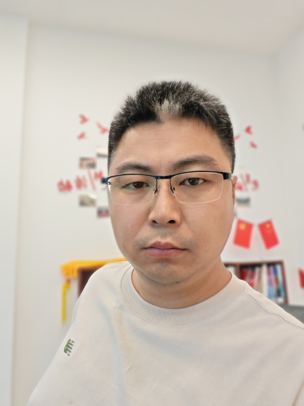 苦海寻舟的第一张照片--信阳相亲服务中心
