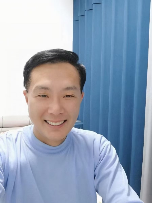 枫叶的第三张照片--信阳相亲服务中心