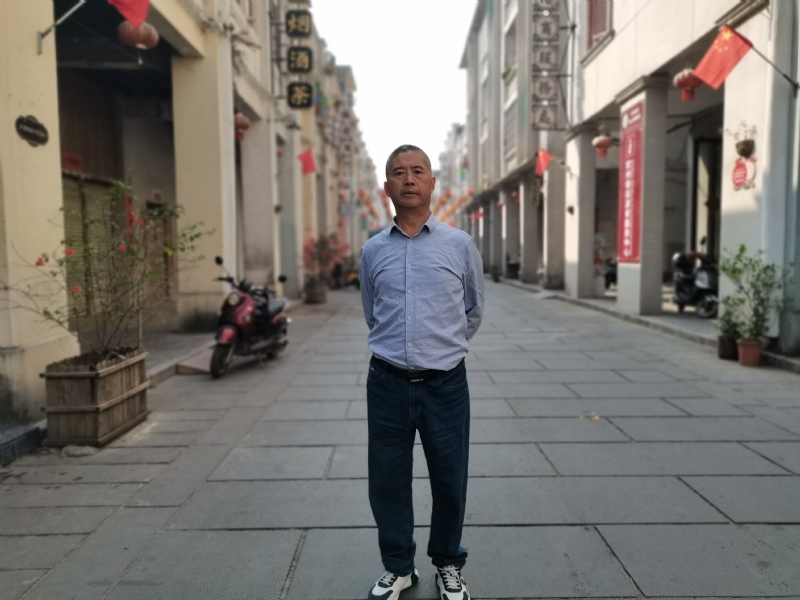 一粒尘埃的第一张照片--信阳相亲服务中心