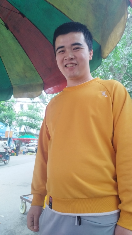海中寻花柳的第一张照片--信阳相亲服务中心