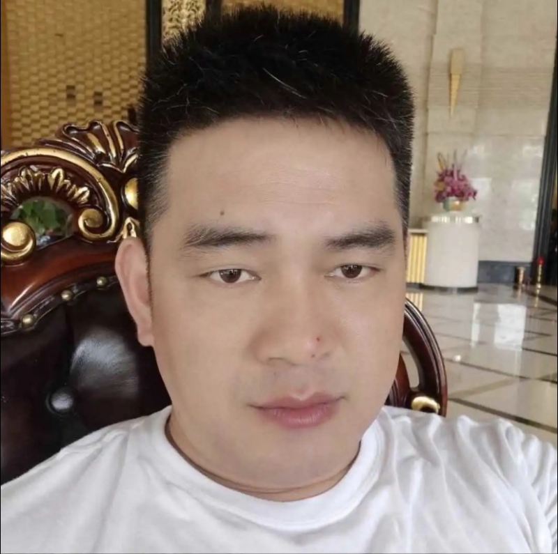 随风的第一张照片--信阳相亲服务中心