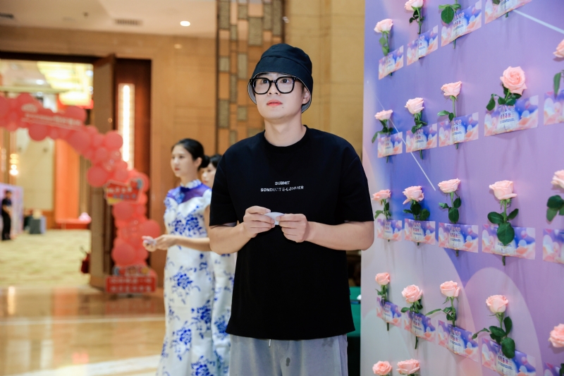 被驯服的象的第一张照片--信阳相亲服务中心