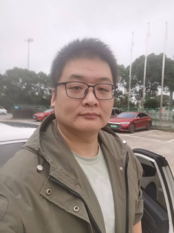 Russell的第一张照片--信阳相亲服务中心