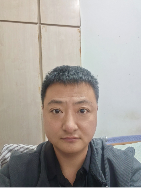 追爱大叔的第一张照片--信阳相亲服务中心