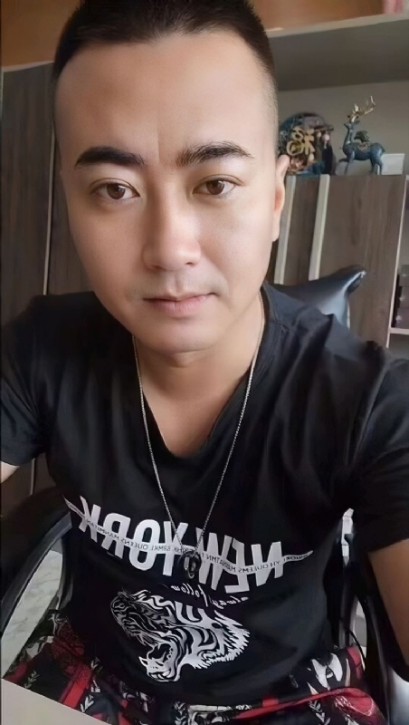 Luck耀的第一张照片--信阳相亲服务中心