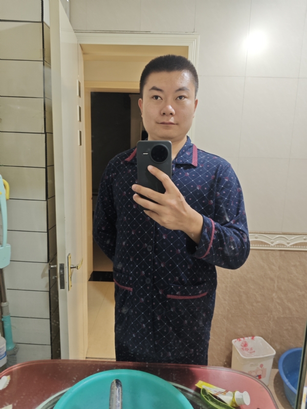 迷迷糊糊的第一张照片--信阳相亲服务中心