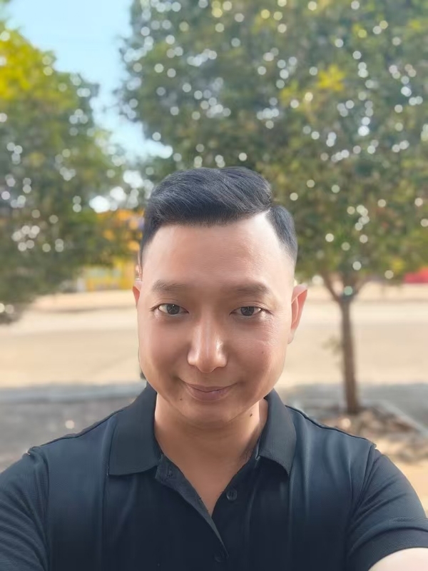 巷子里的猫的第一张照片--信阳相亲服务中心