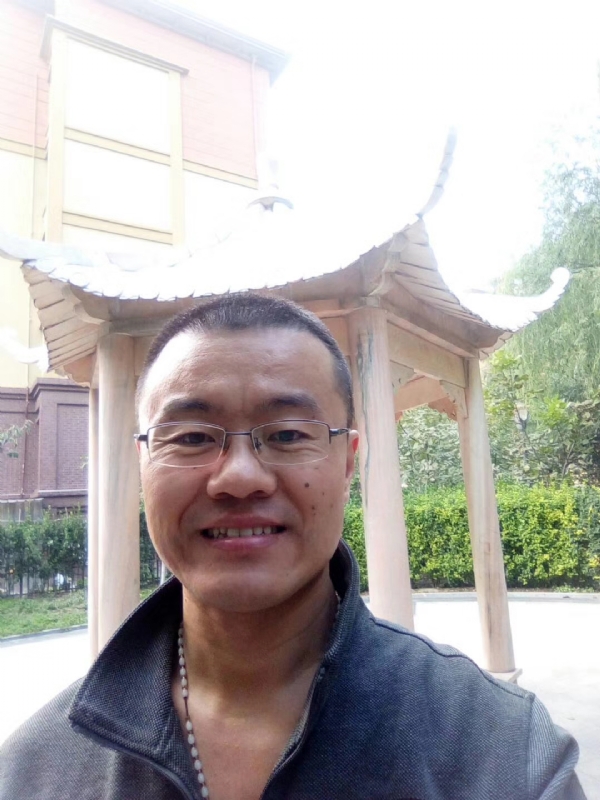 撸起袖子加油干的第一张照片--信阳相亲服务中心