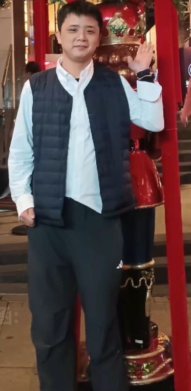 龙的陪伴的第一张照片--信阳相亲服务中心