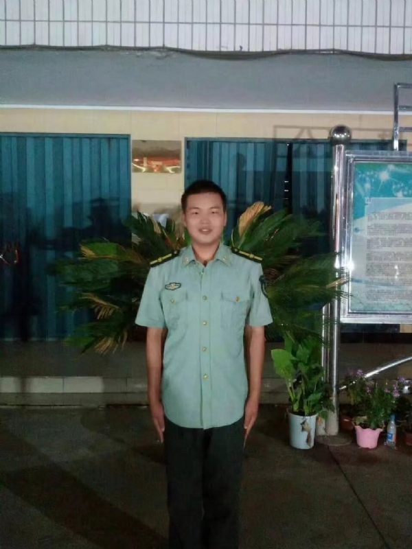 程程的第一张照片--信阳相亲服务中心