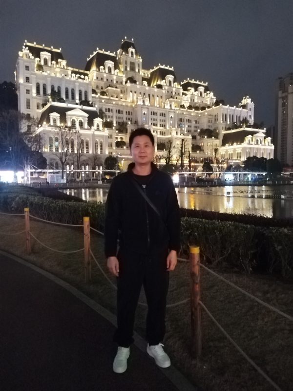 另一半的她的第三张照片--信阳相亲服务中心