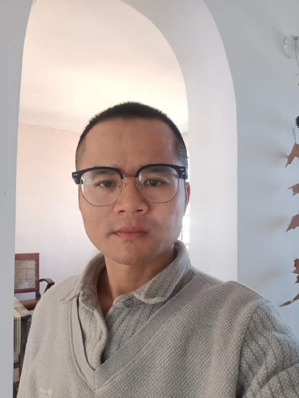 戴戴的第二张照片--信阳相亲服务中心