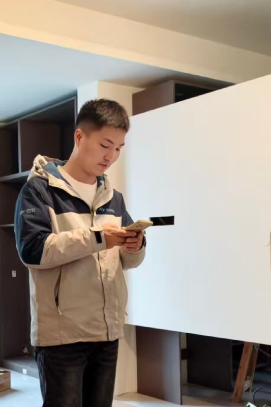 熊展的第一张照片--信阳相亲服务中心